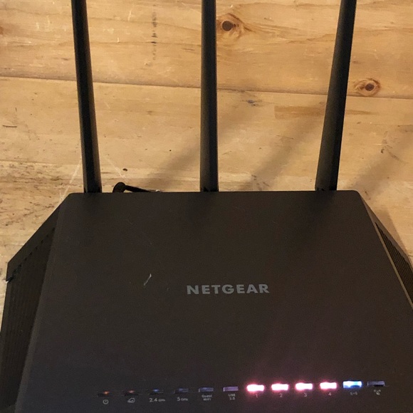 NETGEAR R6900P-100NAS Nighthawk AC1900 Dual Band WiFi Router with Power cord - Picture 15 of 15
